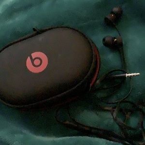 Beats wired headphones